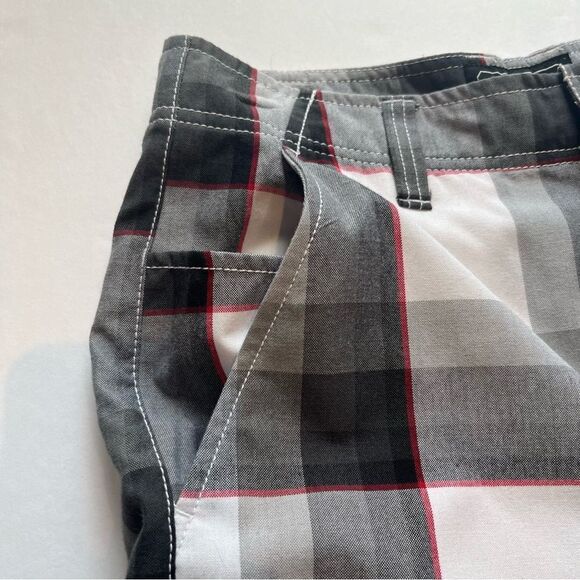 CSG Champs Men's Sports Gear Shorts Plaid Gray/White /Red Size 30 - Picture 7 of 7